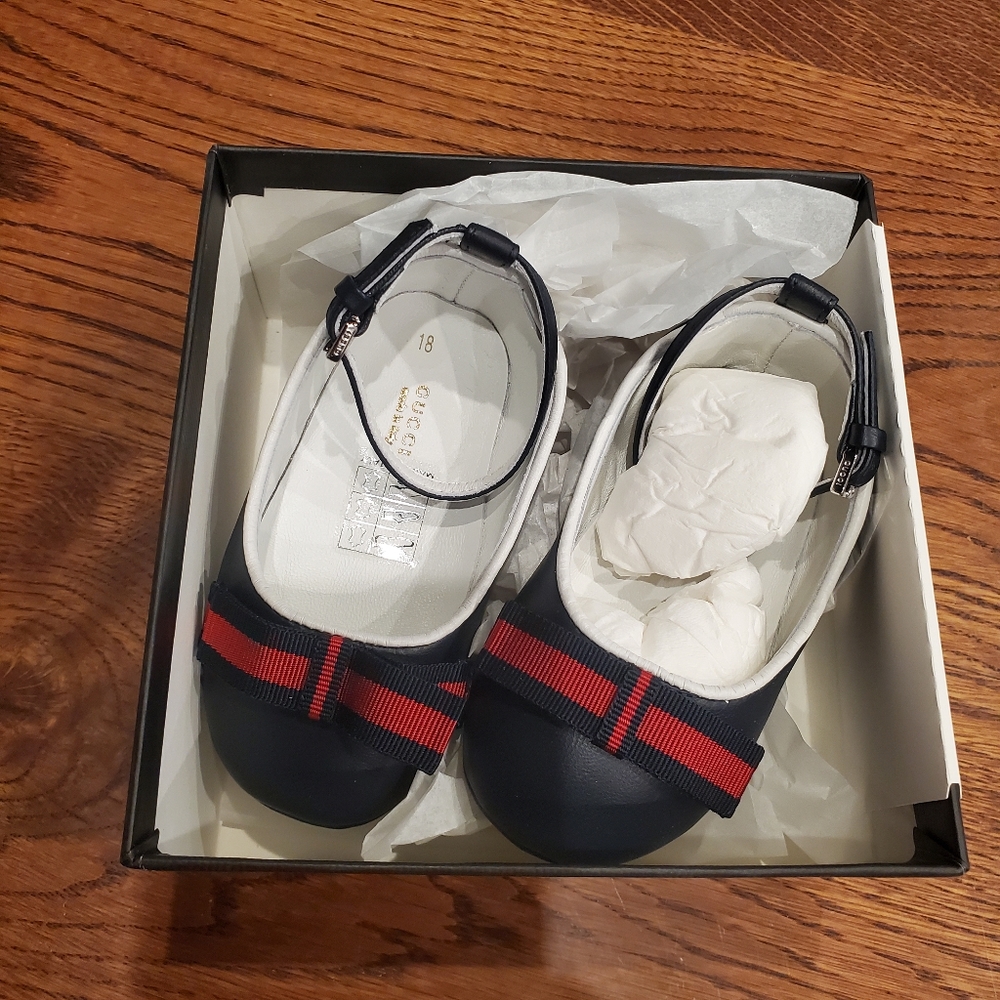 NIB Gucci baby shoes